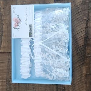 Double Garter Set (open box)